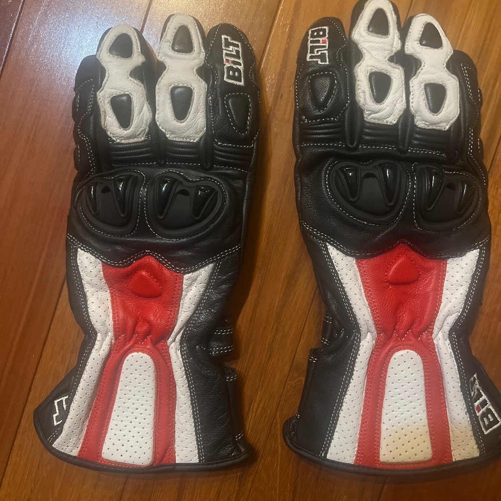 Motorcycle gloves